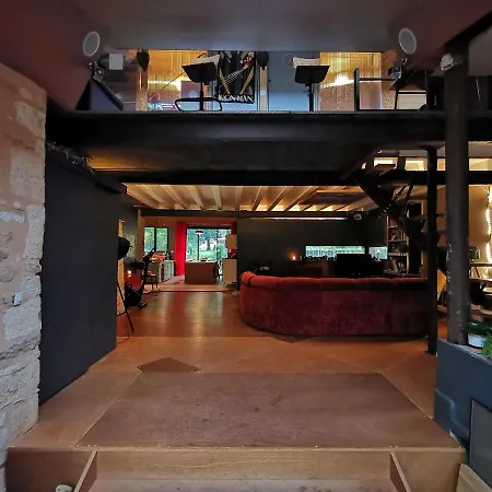La Maison Des Forges: Rustic Chic Forest Retreat Cellefrouin