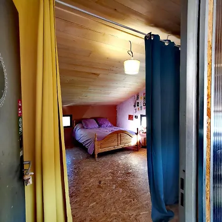 Holiday home La Maison Des Forges: Rustic Chic Forest Retreat Cellefrouin