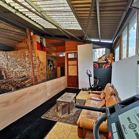 La Maison Des Forges: Rustic Chic Forest Retreat Holiday home Cellefrouin
