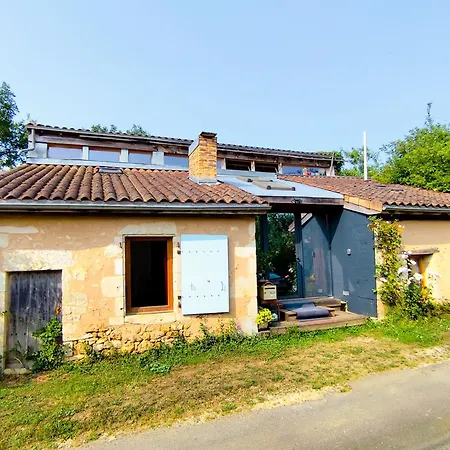 La Maison Des Forges, Ancienne Grange Charentaise Transformee En Habitation Atypique En Lisiere De Foret Pour 10 Personnes Maximum Prázdninový dům *