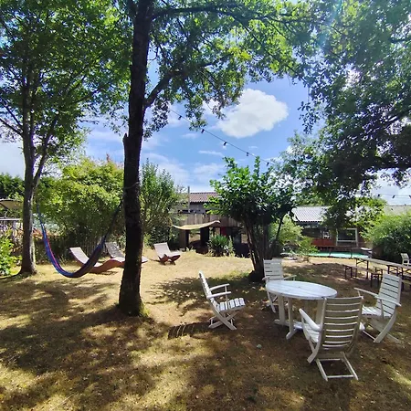 La Maison Des Forges: Rustic Chic Forest Retreat Holiday home Cellefrouin