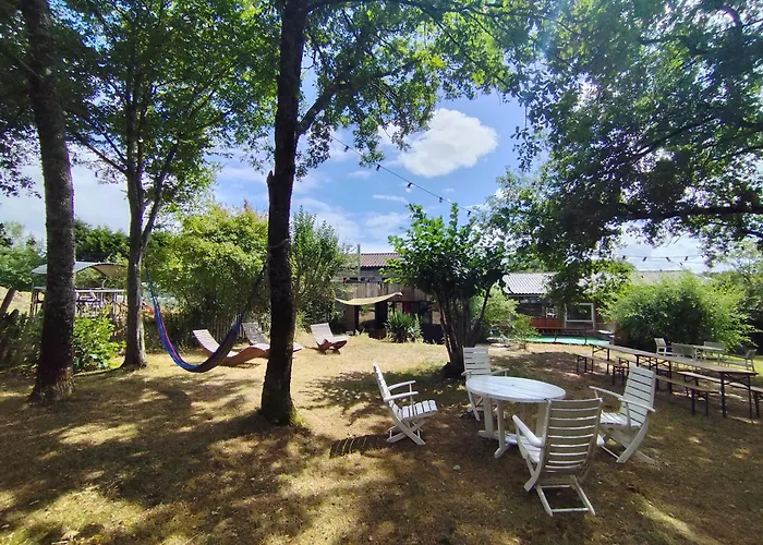 La Maison Des Forges, Ancienne Grange Charentaise Transformée En Habitation Atypique En Lisière De Forêt Pour 10 Personnes Maximum Hébergement de vacances Cellefrouin